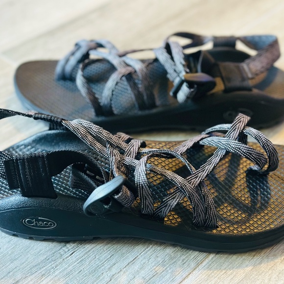 Chaco Women's ZCloud Sandals, black, never worn - Picture 1 of 8